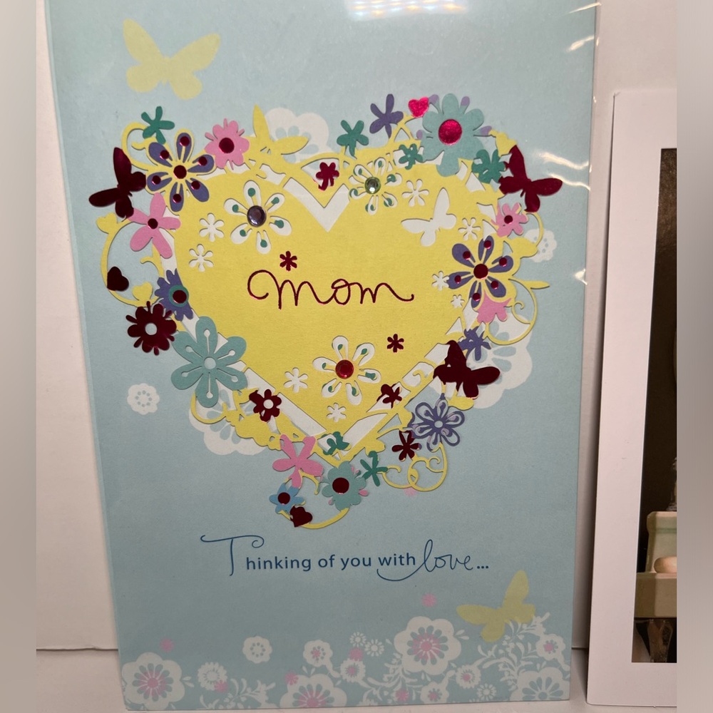 5 Happy Mother’s Day Hallmark Greeting Cards Butterflies Flowers Dog Spa Hearts - Picture 3 of 12